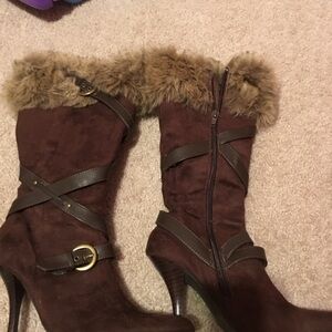 Elegant Brown Fur-Trimmed Heeled Boots